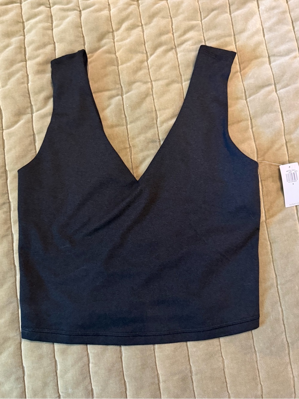 NWT Old Navy Women’s Black Light Support CloudComfy Longline Athletic Top Small